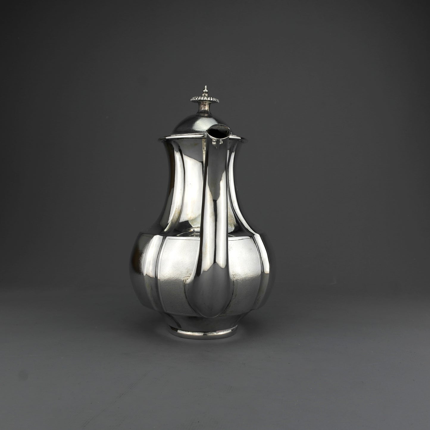 Antique Chinese Export Solid Sterling Silver Teapot / Coffee Pot. Nanking.