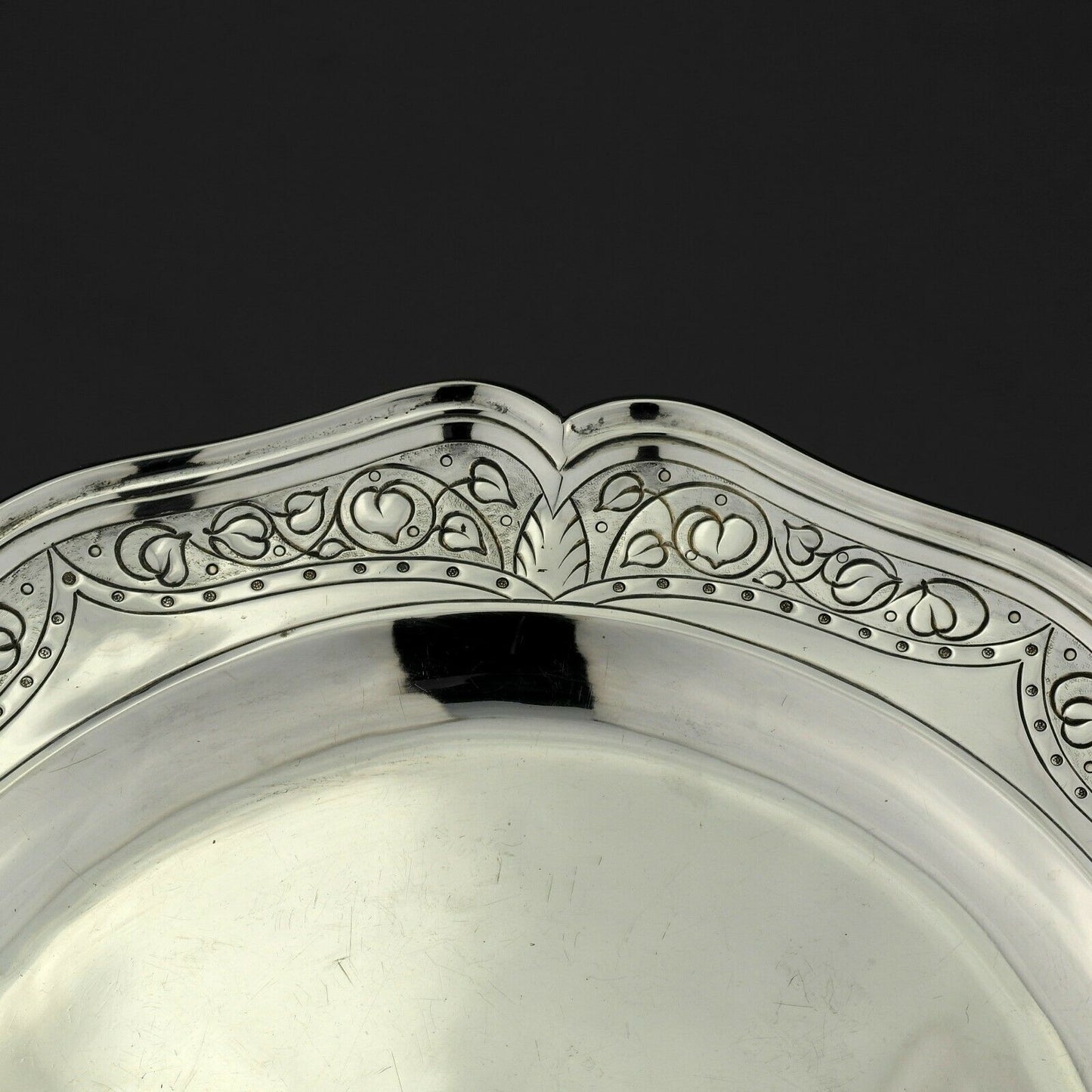 George II Antique Solid Sterling Silver Plate / Salver / Tray. London, 1758.