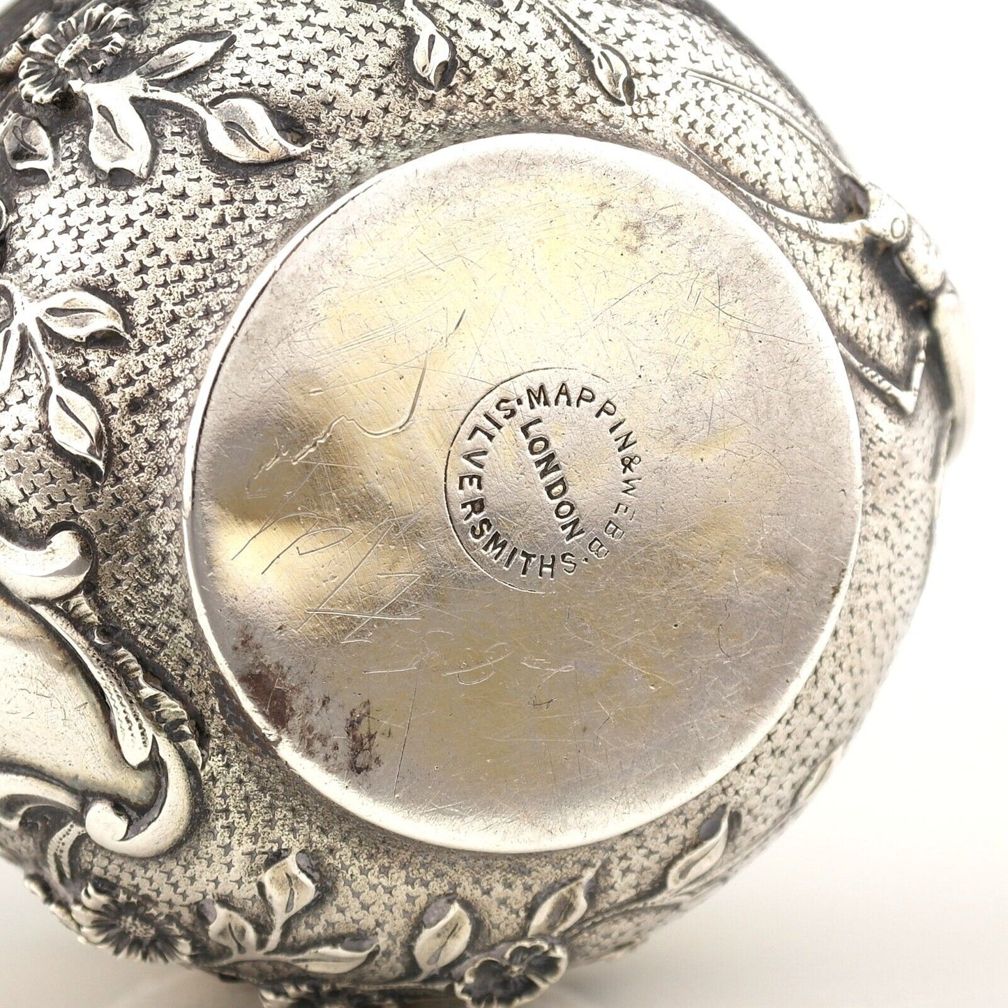 Rare Antique Victorian Aesthetic Solid Sterling Silver Box / Pot. London, 1889.