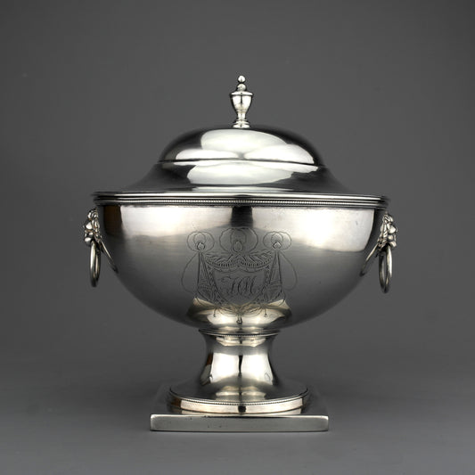 Antique Irish Georgian Solid Sterling Silver Covered Sauce Tureen. Dublin, 1828.