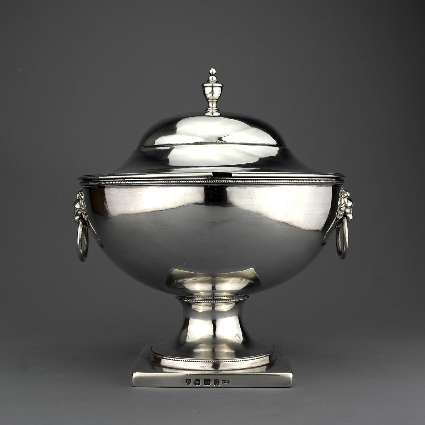 Antique Irish Georgian Solid Sterling Silver Covered Sauce Tureen. Dublin, 1828.