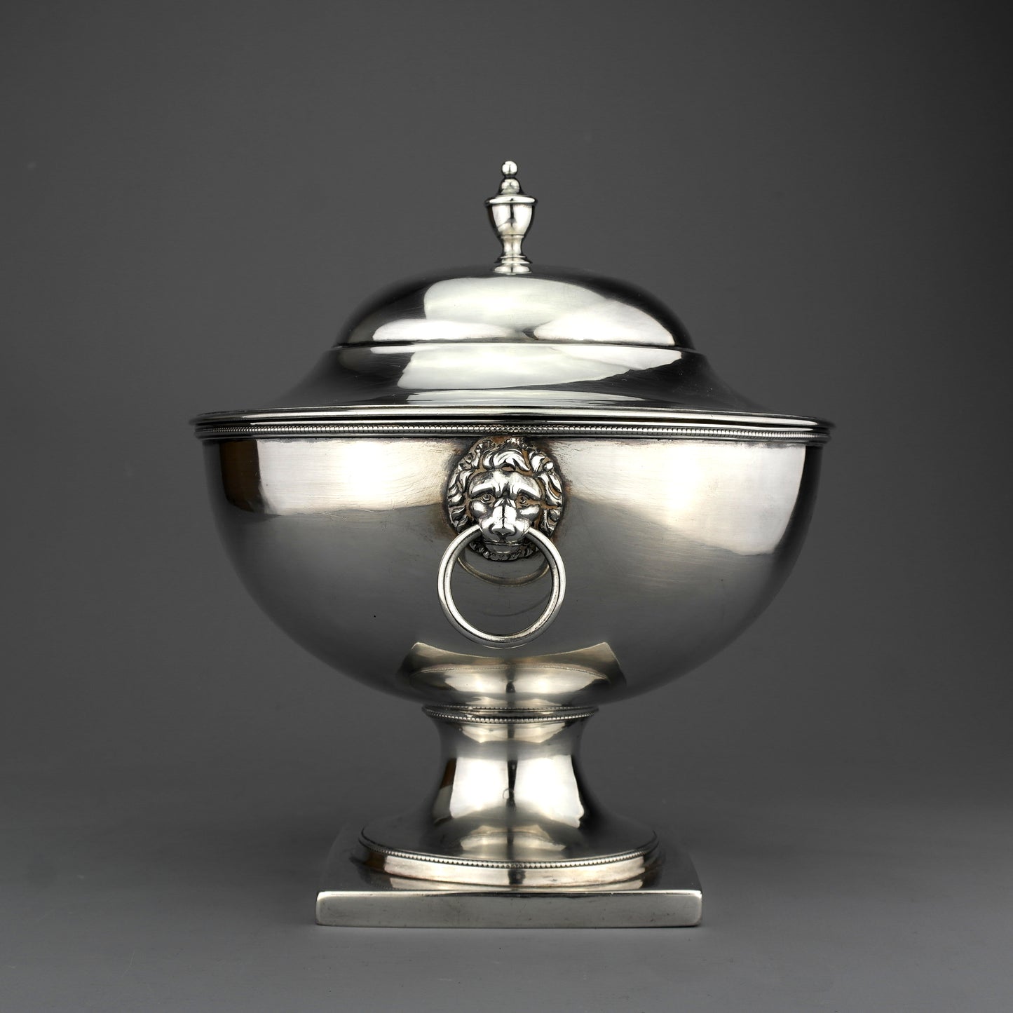 Antique Irish Georgian Solid Sterling Silver Covered Sauce Tureen. Dublin, 1828.