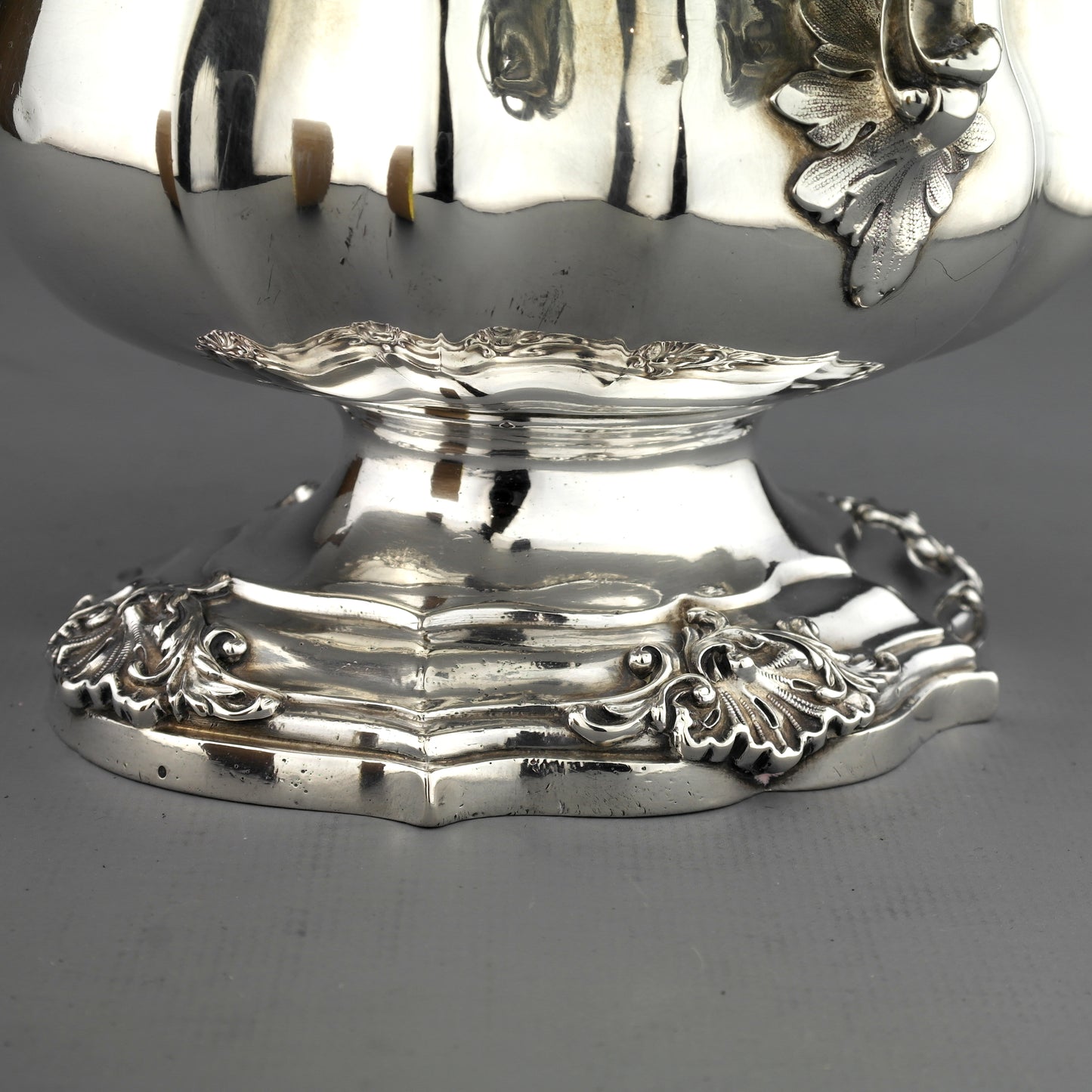 Antique Solid Sterling Silver Double Sauce Boat. Robert Garrard, 1842. 800 g.