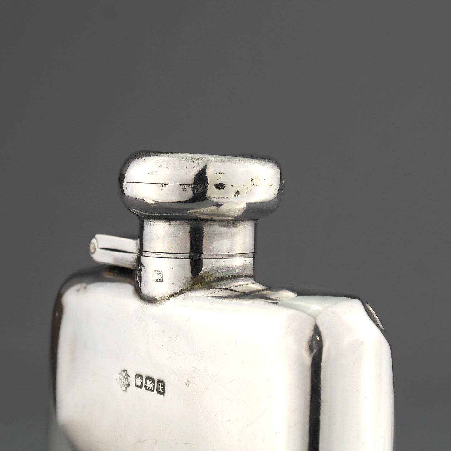 Antique Solid Sterling Silver Hip Spirit Flask. William Hutton. Sheffield, 1915