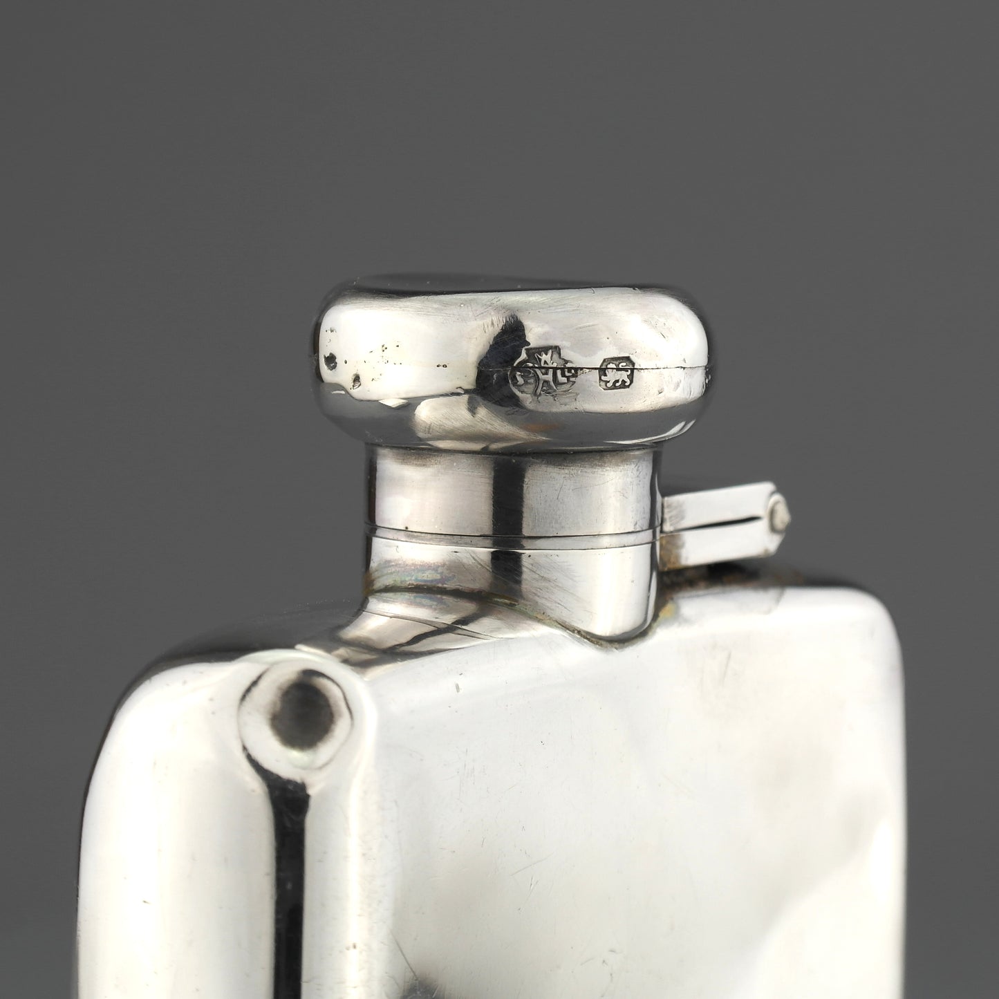 Antique Solid Sterling Silver Hip Spirit Flask. William Hutton. Sheffield, 1915