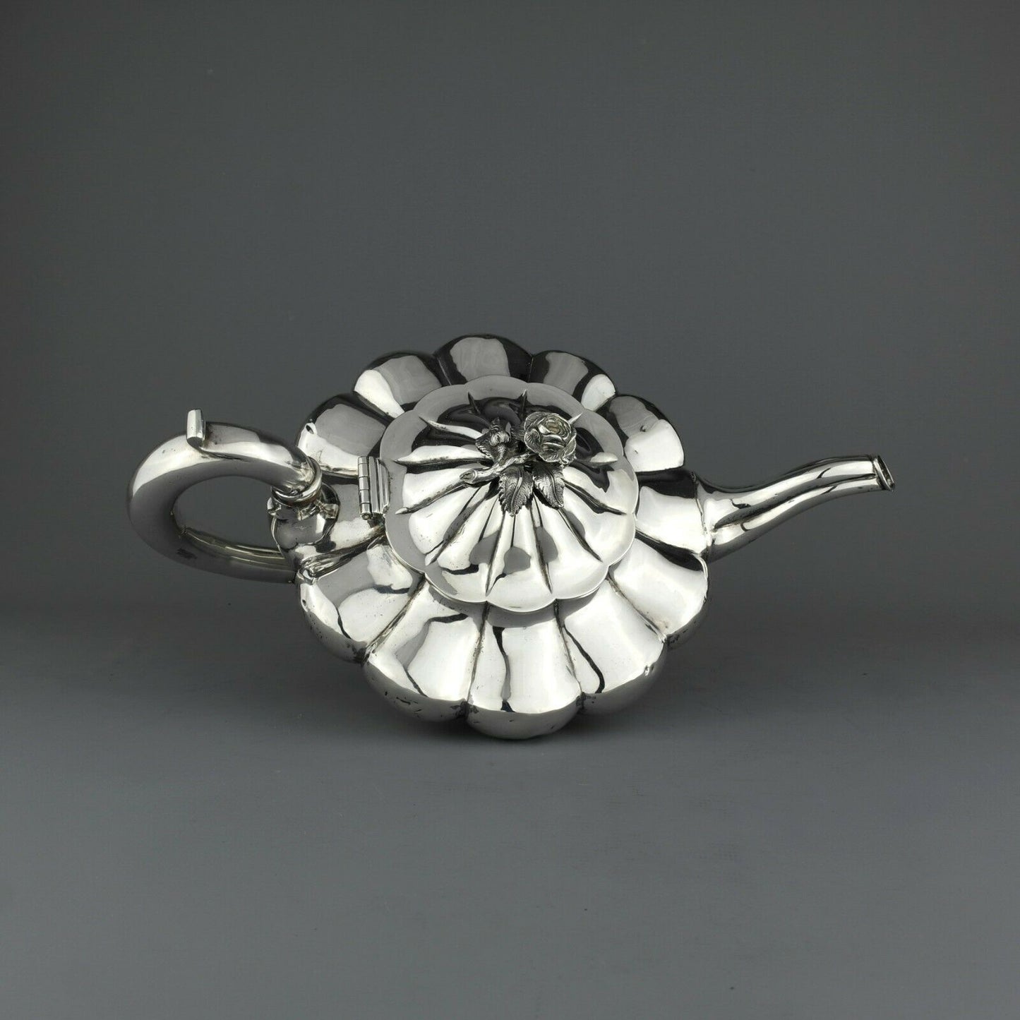 Ornate Antique Georgian Solid Sterling Silver Teapot. Robert Hennell London 1832