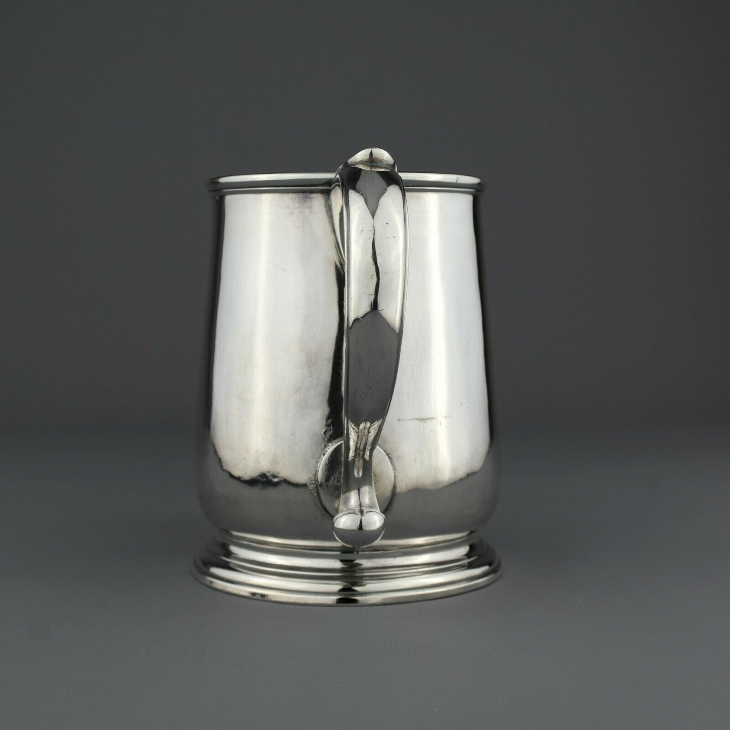 Antique George I Solid Sterling Silver Pint Tankard / Mug. Georgian London 1724.